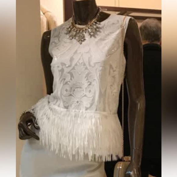 Melanie Lyne Tops - Melanie Lyne Holiday Elegant White Sleeveless Top Fringe Size 8 Party Sequin